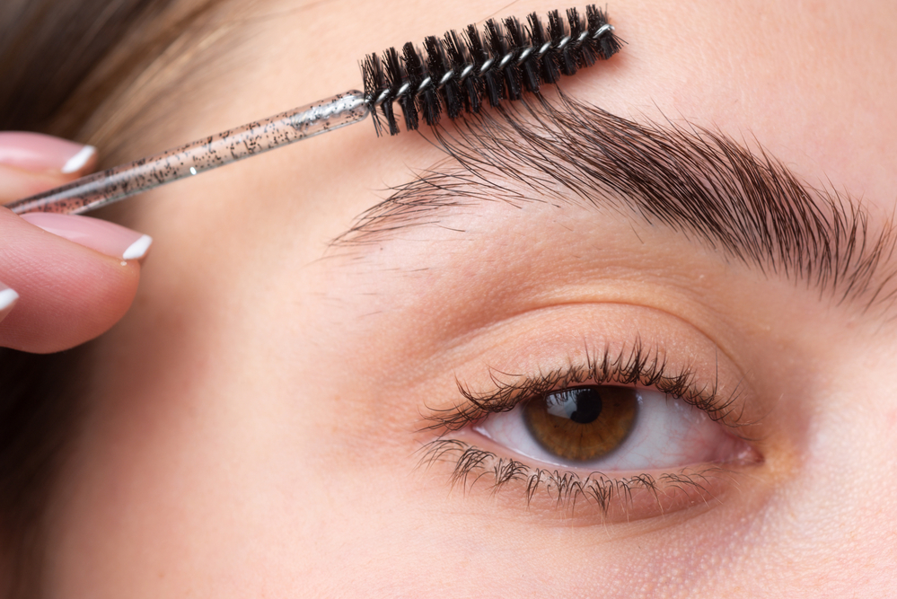 Eyebrow Transplant Guide: Costs, Techniques & Results