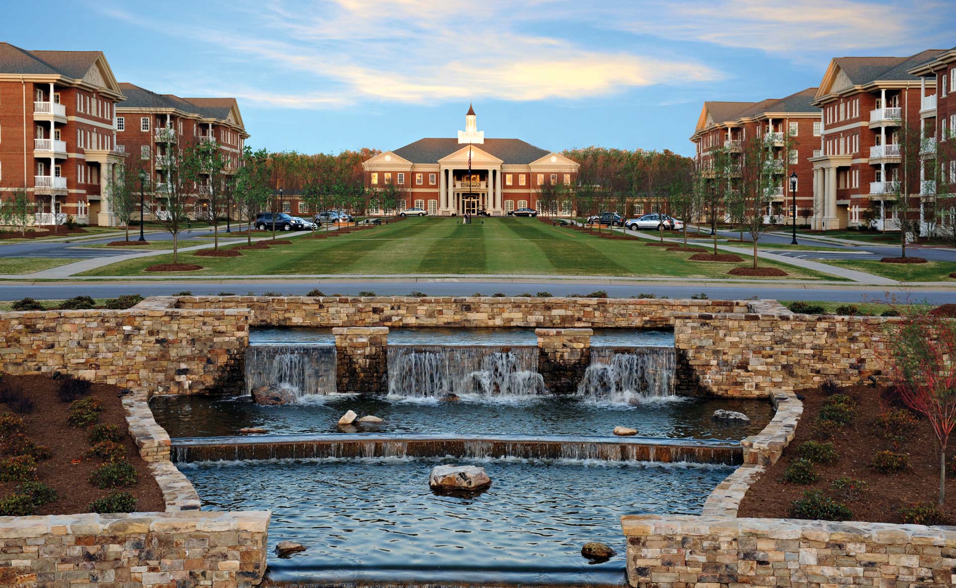 Your Guide to Retirement Communities: Types, Benefits & How to Choose