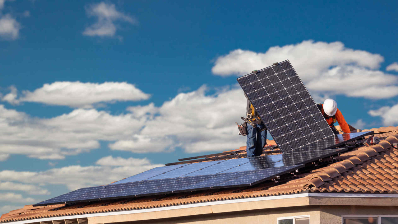 Solar Panels UK: Benefits, Installation Costs, and How They Work