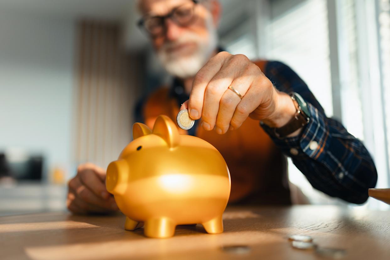 Smart Savings Strategies for Seniors: Maximize Returns & Minimize Risk