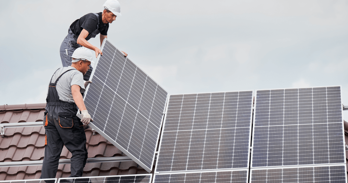 Solarmodule auf Altbauten: Planung, Montage und Mikro-Solaranlagen für ältere Häuser