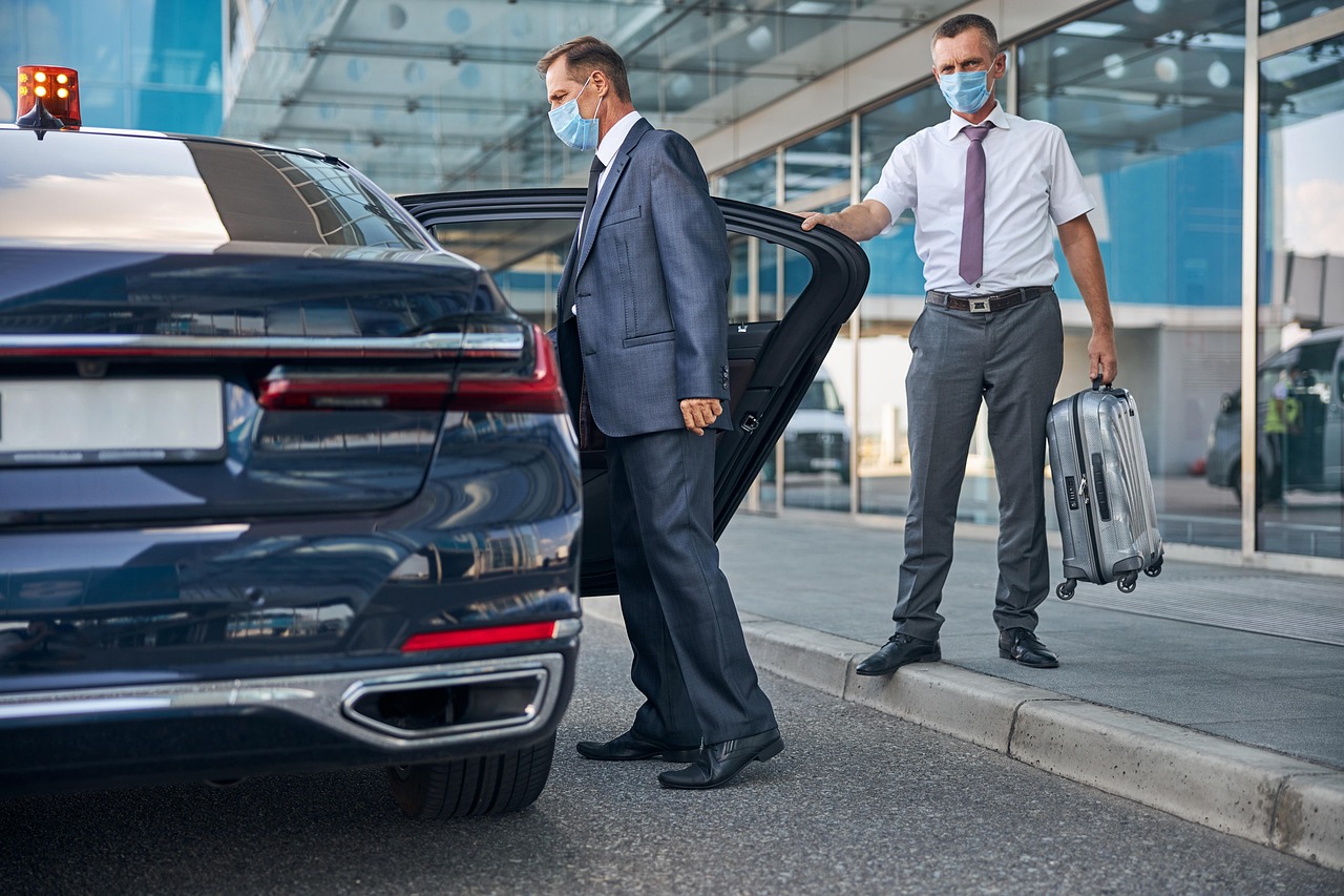 Airport Driver Career Guide: Skills, Application, Tech & Reputation