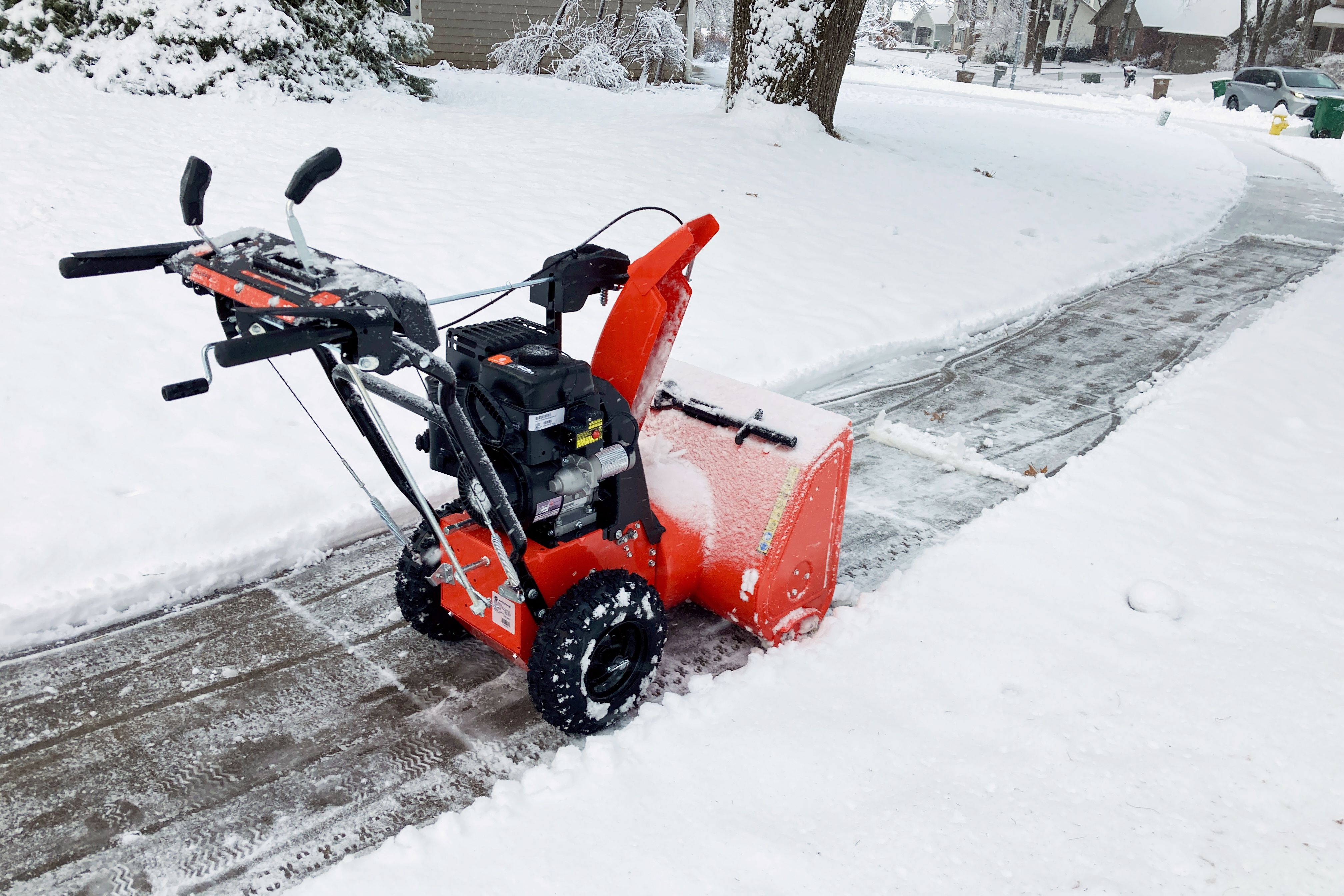 2025 Snow Blower Guide: Heated Handles, Top Picks & Reliability Myths