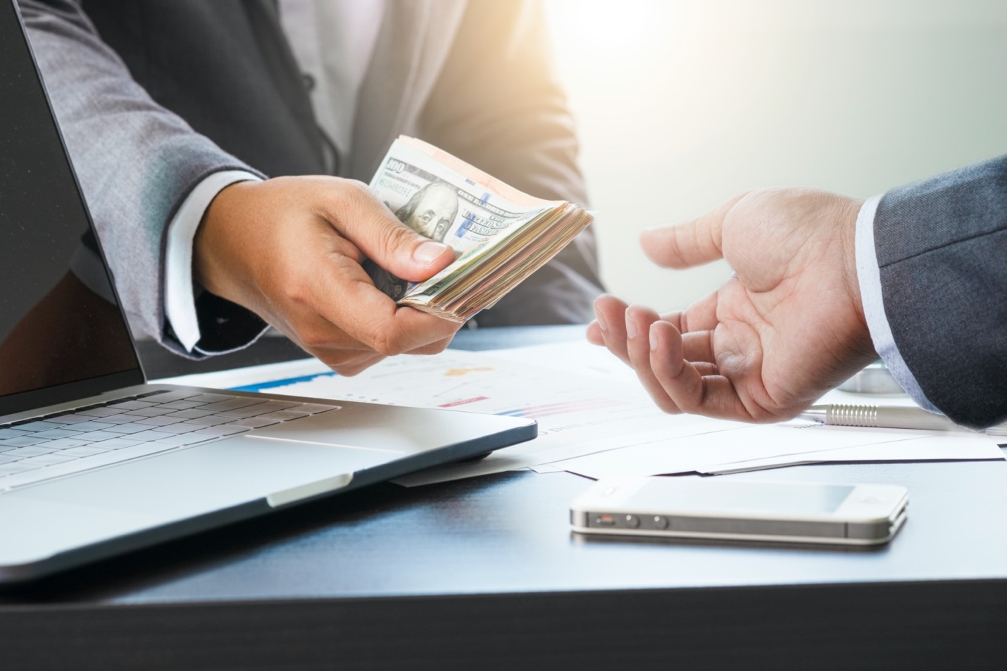 Same-Day Loans Explained: Speed, Costs, and Smart Alternatives