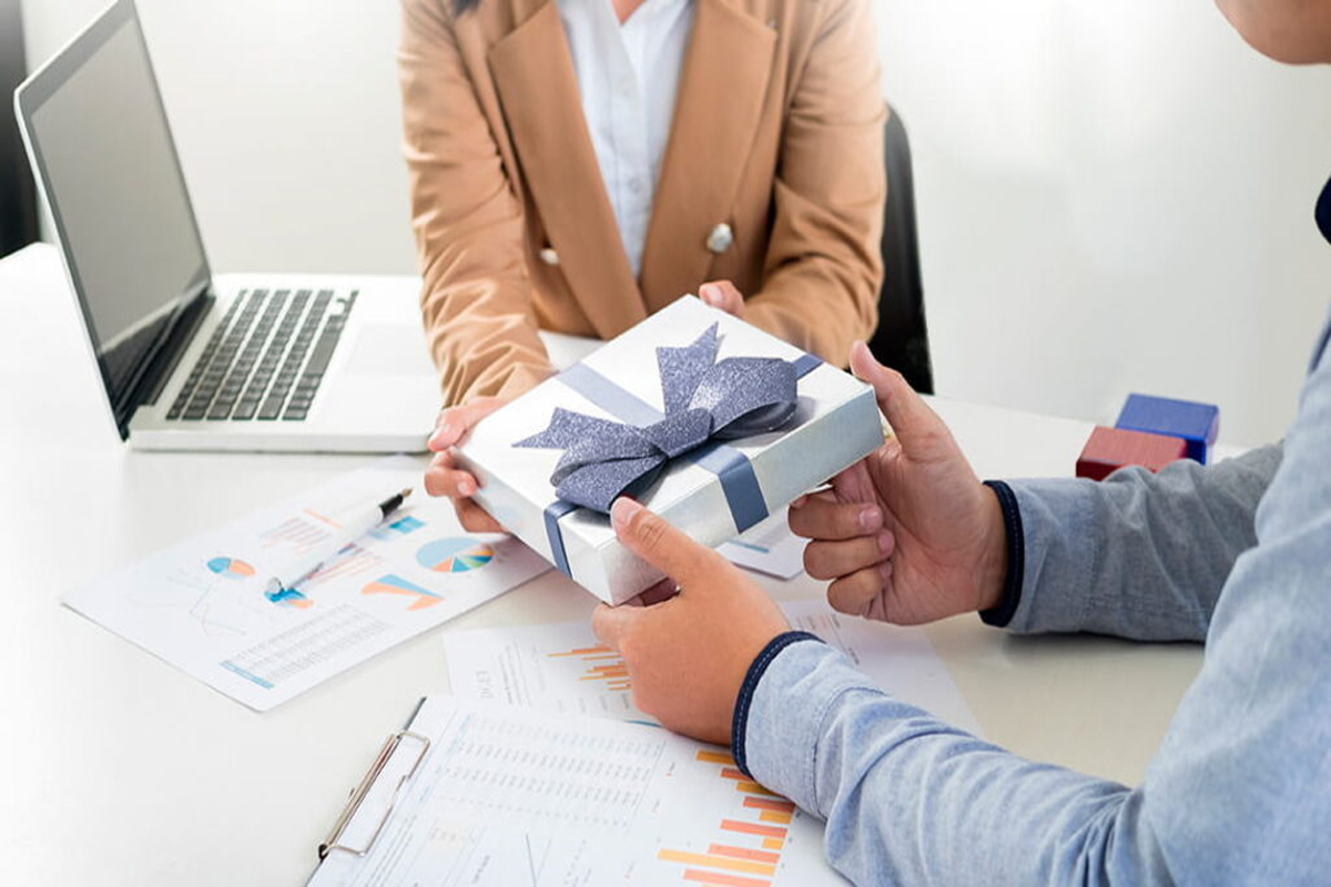 Merchandising Corporativo Estratégico: Claves para Convertir Regalos en Herramientas de Marca