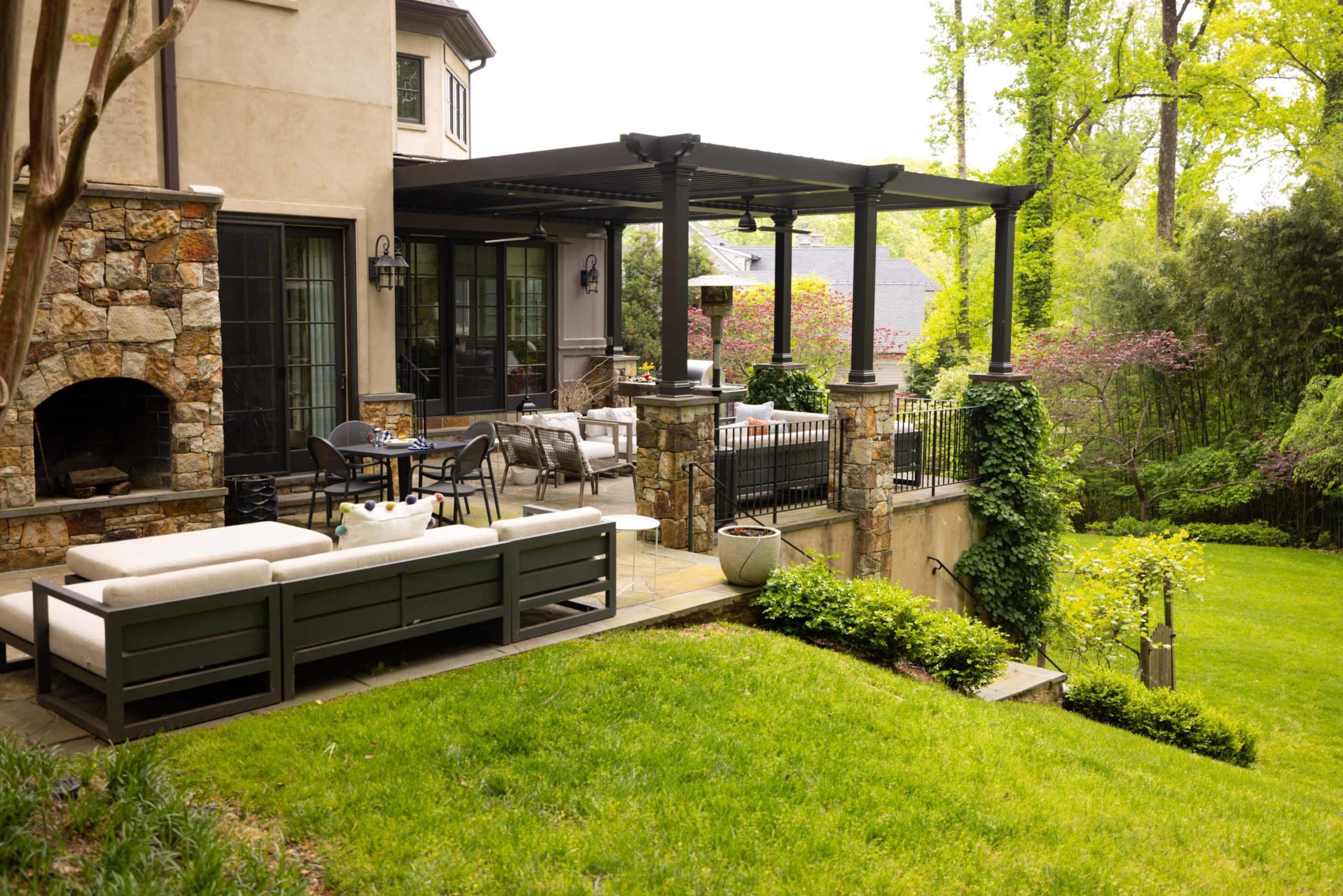 Outdoor Pergola Guide: Costs, Features, and Savvy Buying Tips