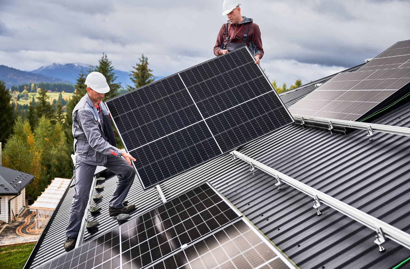 Swiss Solar Installer Career Guide: Market Opportunities, Skills & Regulatory Essentials