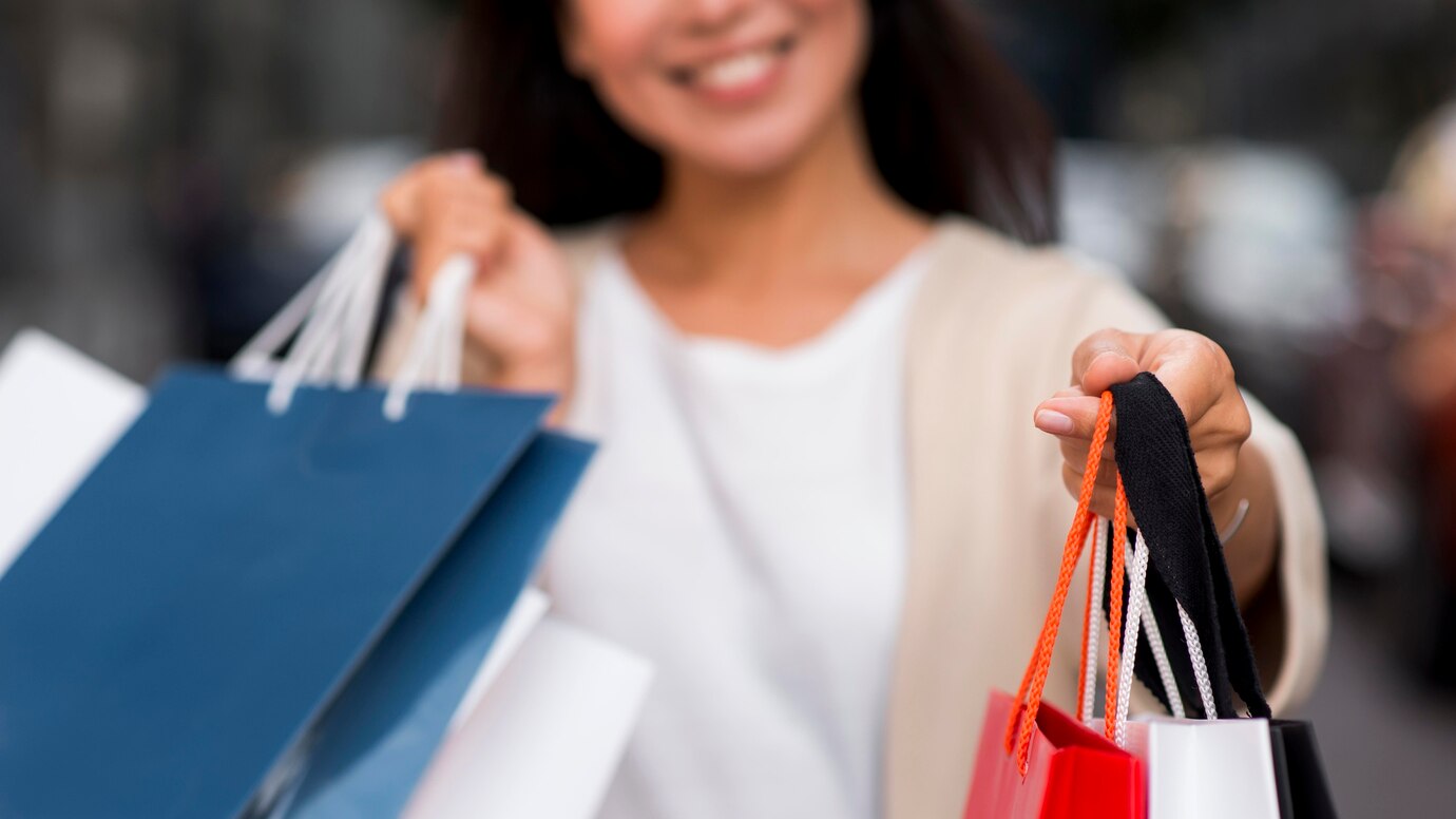 US Retail Sales Beat Expectations, Highlighting Consumer Strength Ahead of Fed Rate Decision