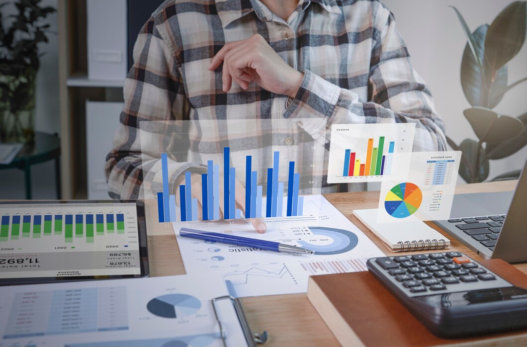Robo-Advisors vs. Human Planners: Which Fits Your Financial Future?