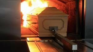 Cremation Guide: Process, Costs, Ceremonies & Choosing Between Cremation and Burial