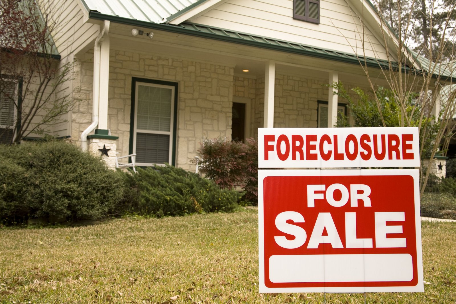 Bank Foreclosures: How to Buy Half-Off Homes with Cash Offers and 2025 Trends